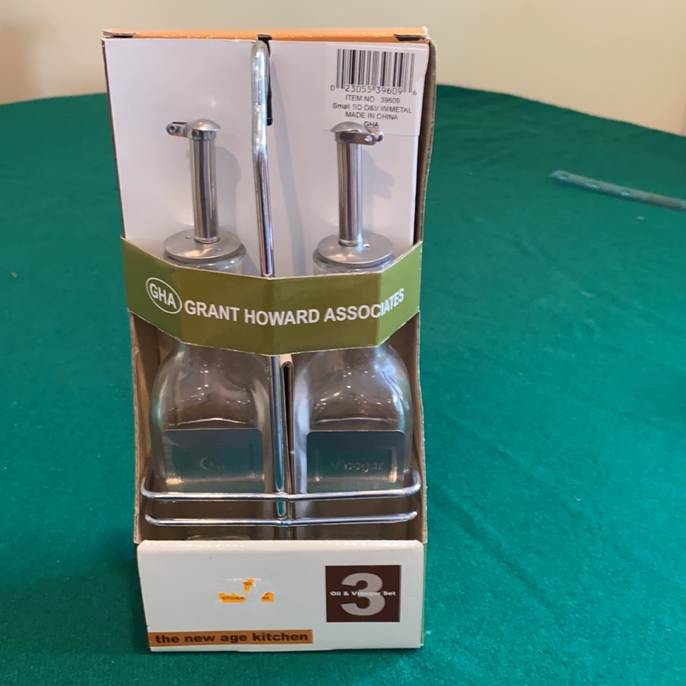 A 3 piece oil and vinegar set